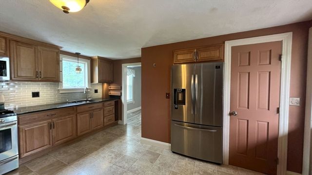 134 Peck Street 1, Franklin, MA 02038