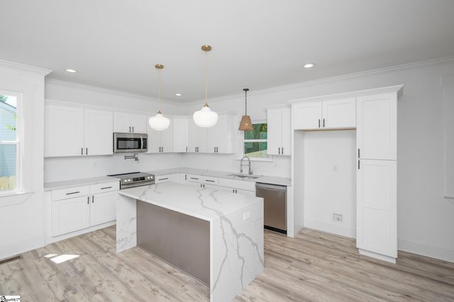 67 Dorsey Avenue, Greenville, SC 29611