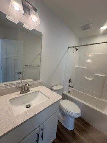 1253 Bedford Road 2084B, Irwin, PA 15642