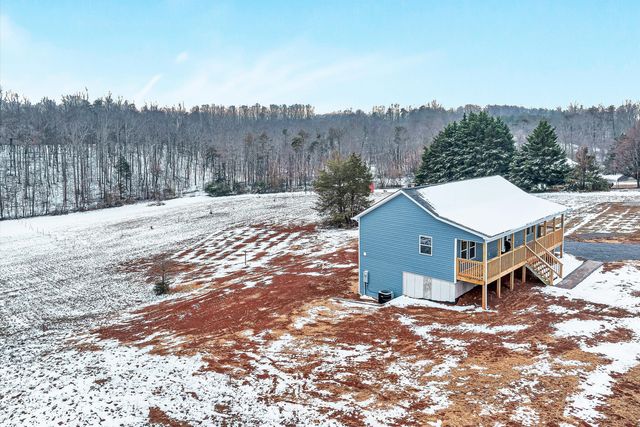 688 Wysong Mill RD, Hardy, VA 24101