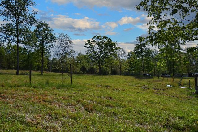 607 Monteagle Falls Rd, Monteagle, TN 37356