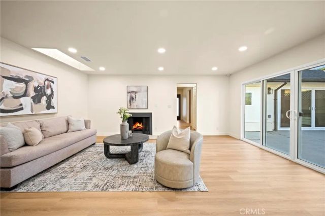5650 Denny Avenue, North Hollywood, CA 91601
