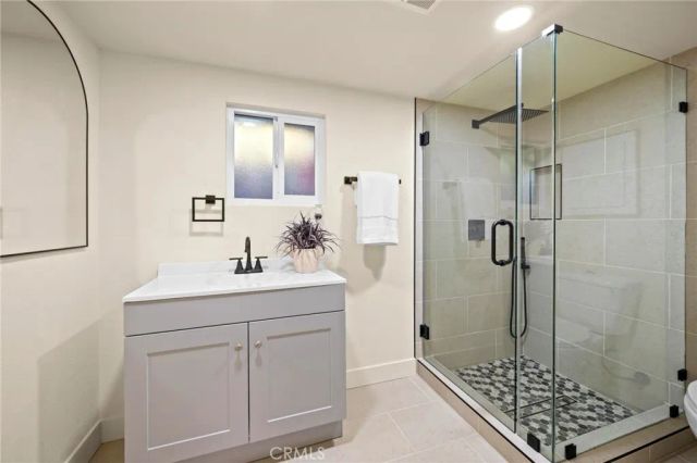 5650 Denny Avenue, North Hollywood, CA 91601