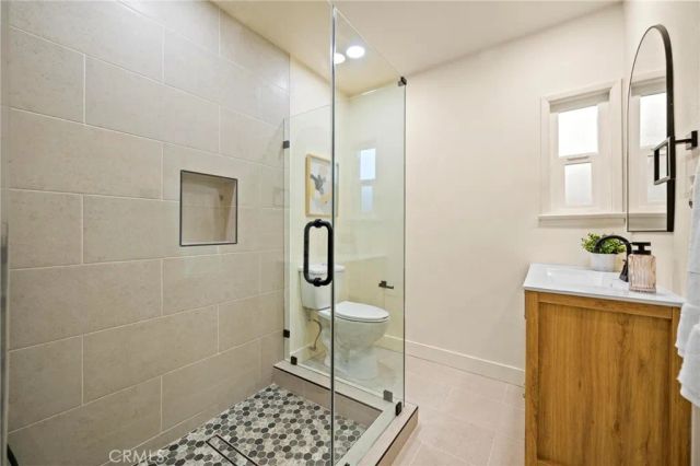 5650 Denny Avenue, North Hollywood, CA 91601
