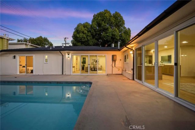 5650 Denny Avenue, North Hollywood, CA 91601