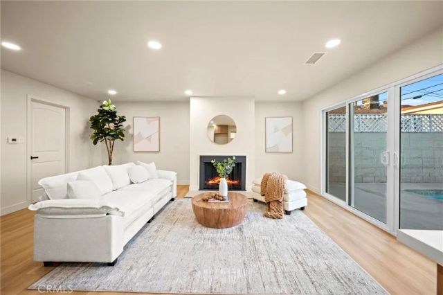 5650 Denny Avenue, North Hollywood, CA 91601