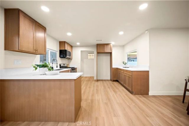 5650 Denny Avenue, North Hollywood, CA 91601