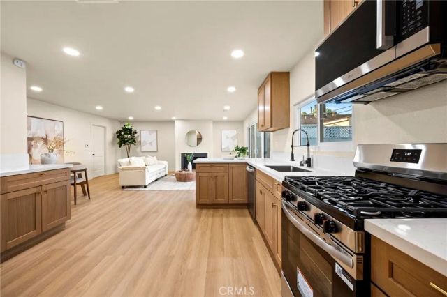 5650 Denny Avenue, North Hollywood, CA 91601