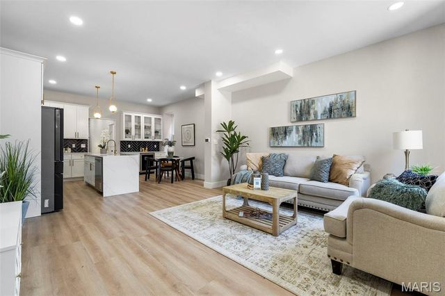 3000 Louisiana Avenue, St Louis, MO 63118