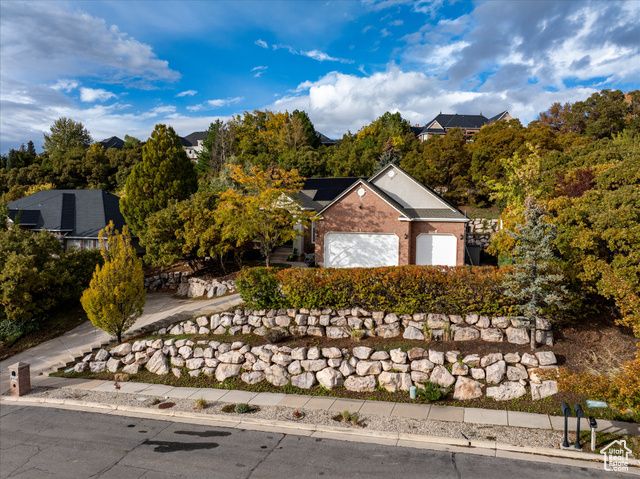 2011 DAN DR, Layton, UT 84040