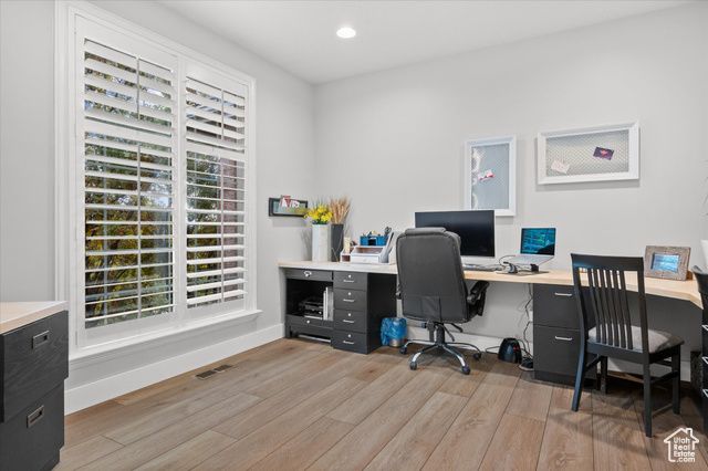 2011 DAN DR, Layton, UT 84040