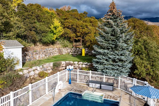 2011 DAN DR, Layton, UT 84040