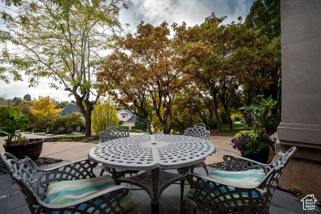 2011 DAN DR, Layton, UT 84040