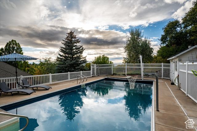 2011 DAN DR, Layton, UT 84040