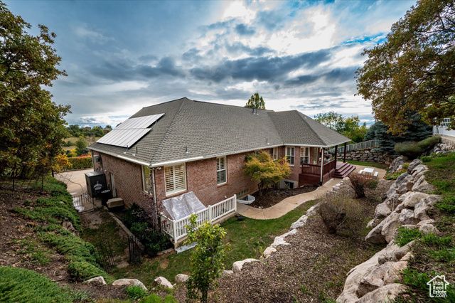 2011 DAN DR, Layton, UT 84040