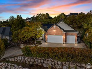 2011 DAN DR, Layton, UT 84040