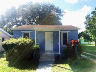 3072 NW 58th St, Miami, FL 33142