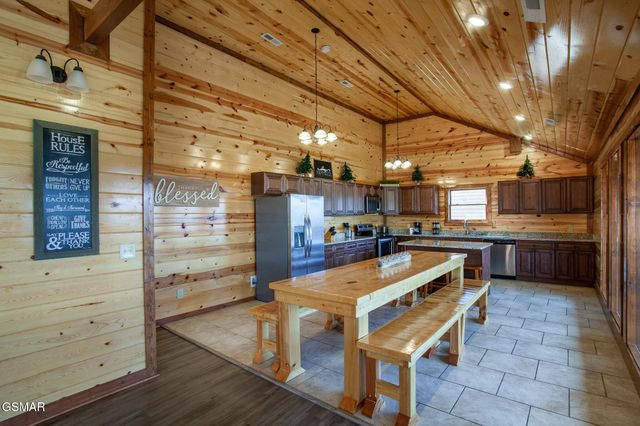3708 Tilda Hilltop Way, Sevierville, TN 37862