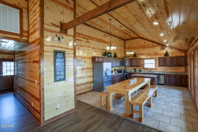 3708 Tilda Hilltop Way, Sevierville, TN 37862