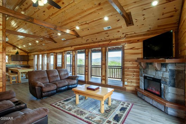 3708 Tilda Hilltop Way, Sevierville, TN 37862