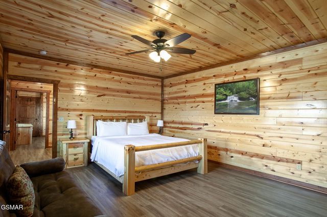 3708 Tilda Hilltop Way, Sevierville, TN 37862