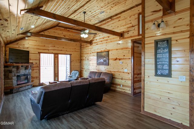 3708 Tilda Hilltop Way, Sevierville, TN 37862