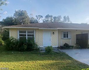 4234 Pine Drop LN, North Fort Myers, FL 33917