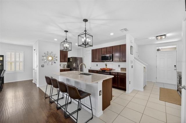 10230 GEESE TRAIL CIRCLE, Sun City Center, FL 33573