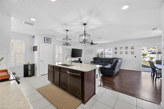 10230 GEESE TRAIL CIRCLE, Sun City Center, FL 33573