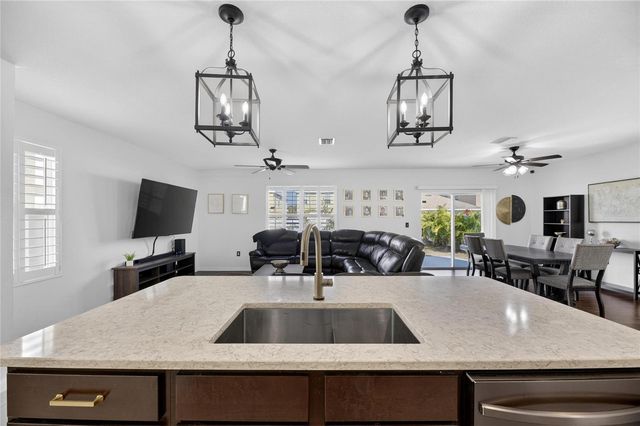 10230 GEESE TRAIL CIRCLE, Sun City Center, FL 33573