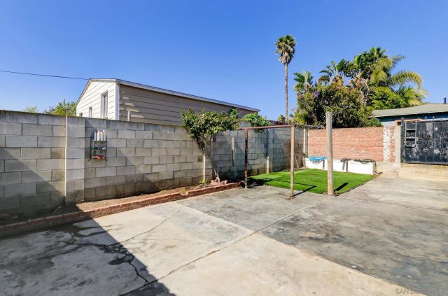 1328 Buena St, Oceanside, CA 92058