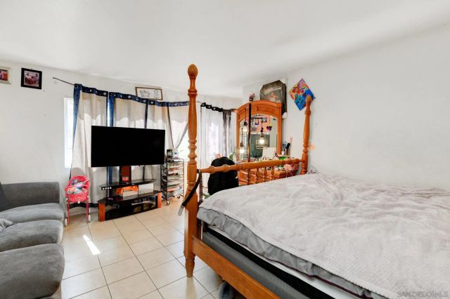 1328 Buena St, Oceanside, CA 92058