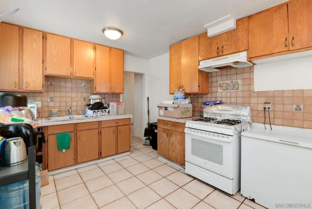 1328 Buena St, Oceanside, CA 92058