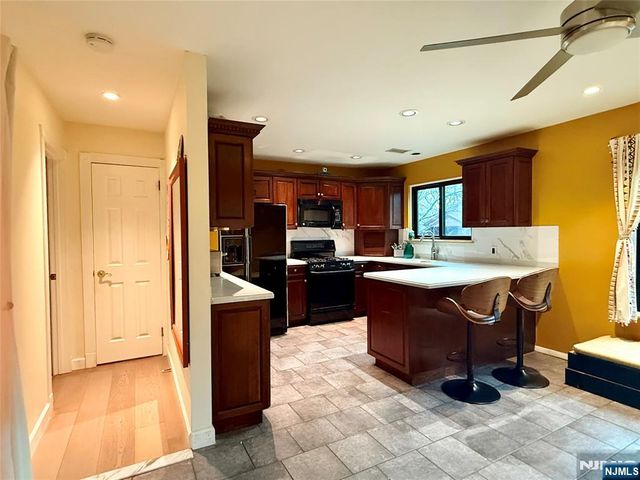 195 Sandcastle Key, Secaucus, NJ 07094