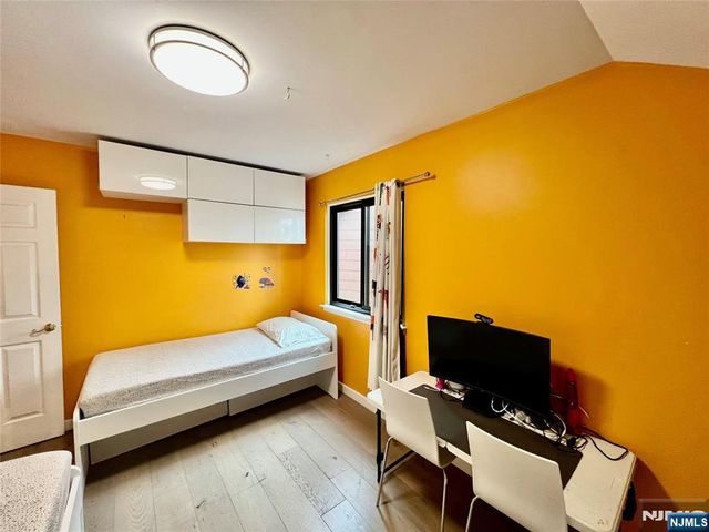 195 Sandcastle Key, Secaucus, NJ 07094