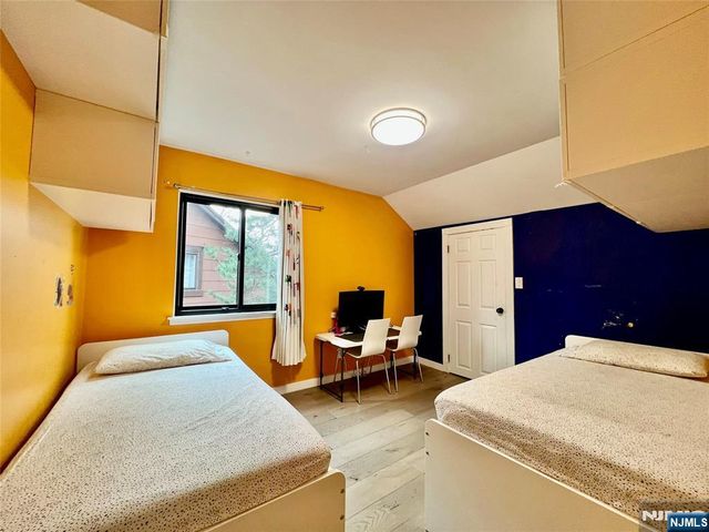 195 Sandcastle Key, Secaucus, NJ 07094