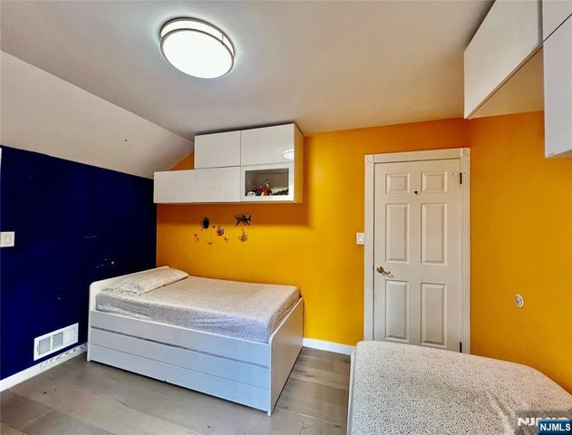 195 Sandcastle Key, Secaucus, NJ 07094