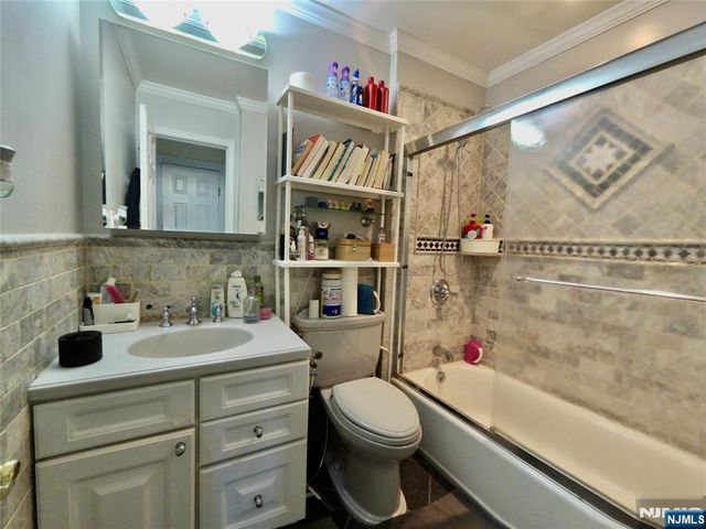 195 Sandcastle Key, Secaucus, NJ 07094