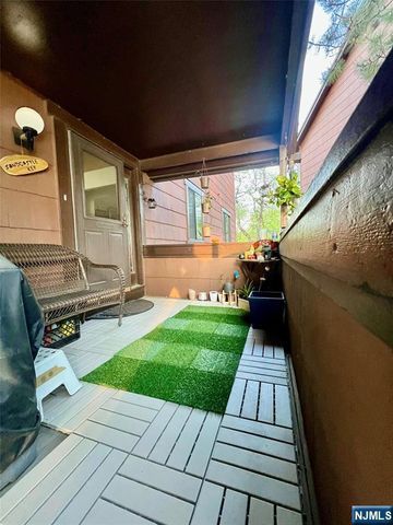 195 Sandcastle Key, Secaucus, NJ 07094