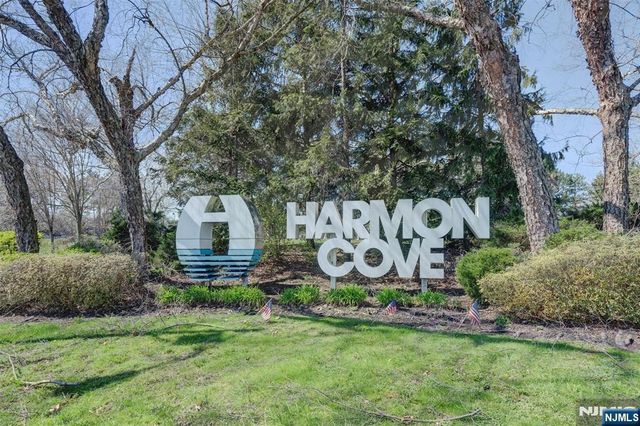 195 Sandcastle Key, Secaucus, NJ 07094