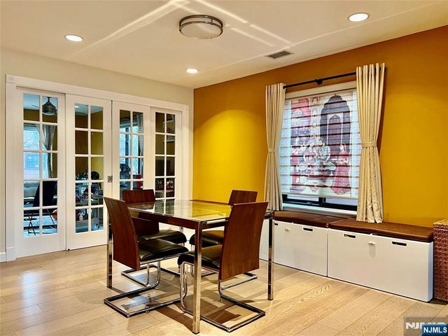 195 Sandcastle Key, Secaucus, NJ 07094