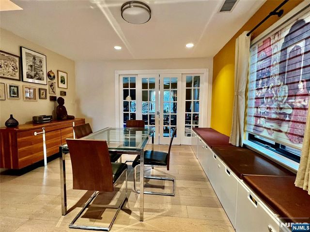 195 Sandcastle Key, Secaucus, NJ 07094