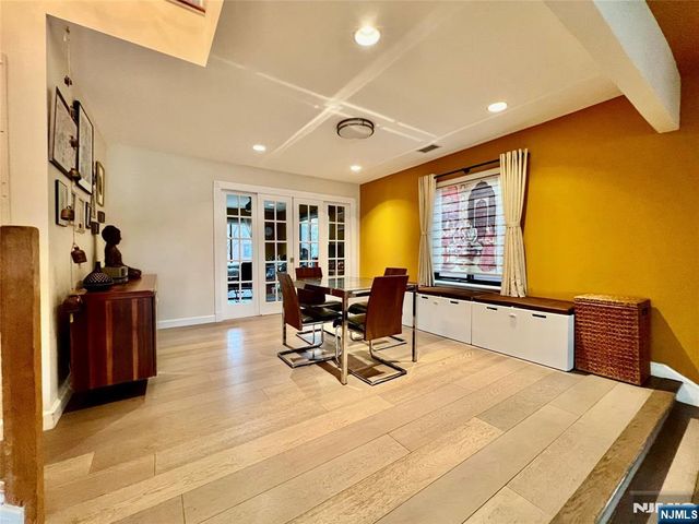 195 Sandcastle Key, Secaucus, NJ 07094