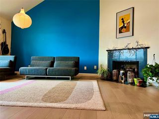 195 Sandcastle Key, Secaucus, NJ 07094