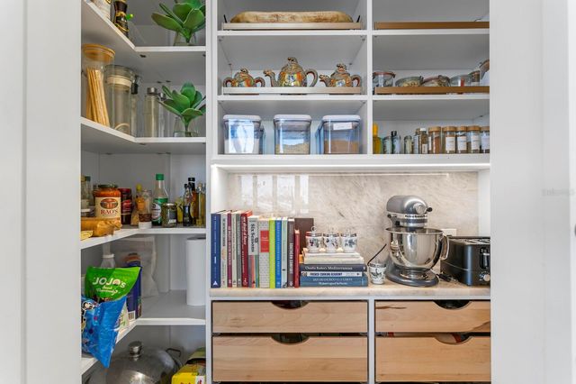 3101 W BAYSHORE BOULEVARD 801, Tampa, FL 33629