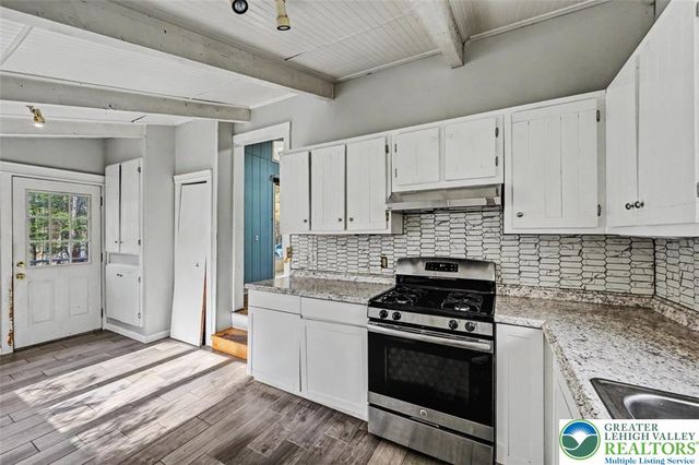 139 Jungfrau Drive, Pocono Twp, PA 18332