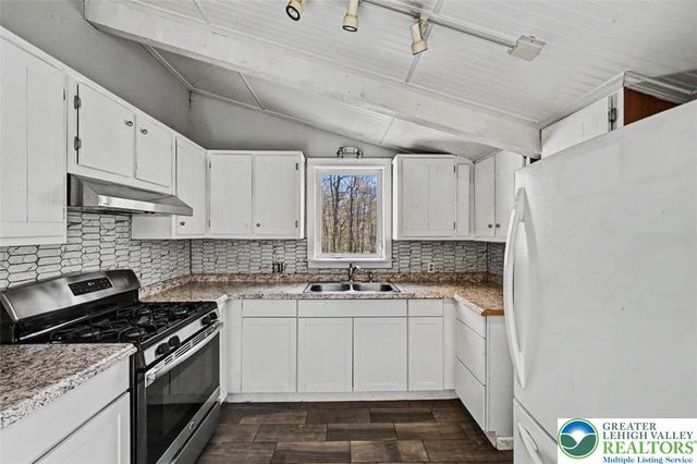 139 Jungfrau Drive, Pocono Twp, PA 18332