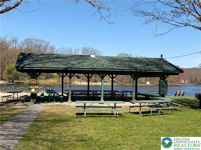139 Jungfrau Drive, Pocono Twp, PA 18332