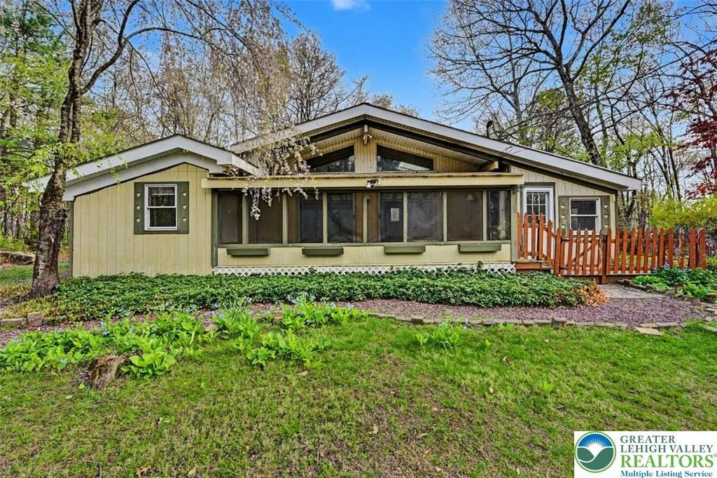 139 Jungfrau Drive, Pocono Twp, PA 18332