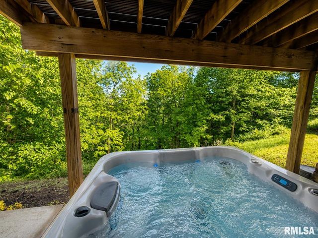 20724 N DEER BLUFFS Drive, Chillicothe, IL 61523